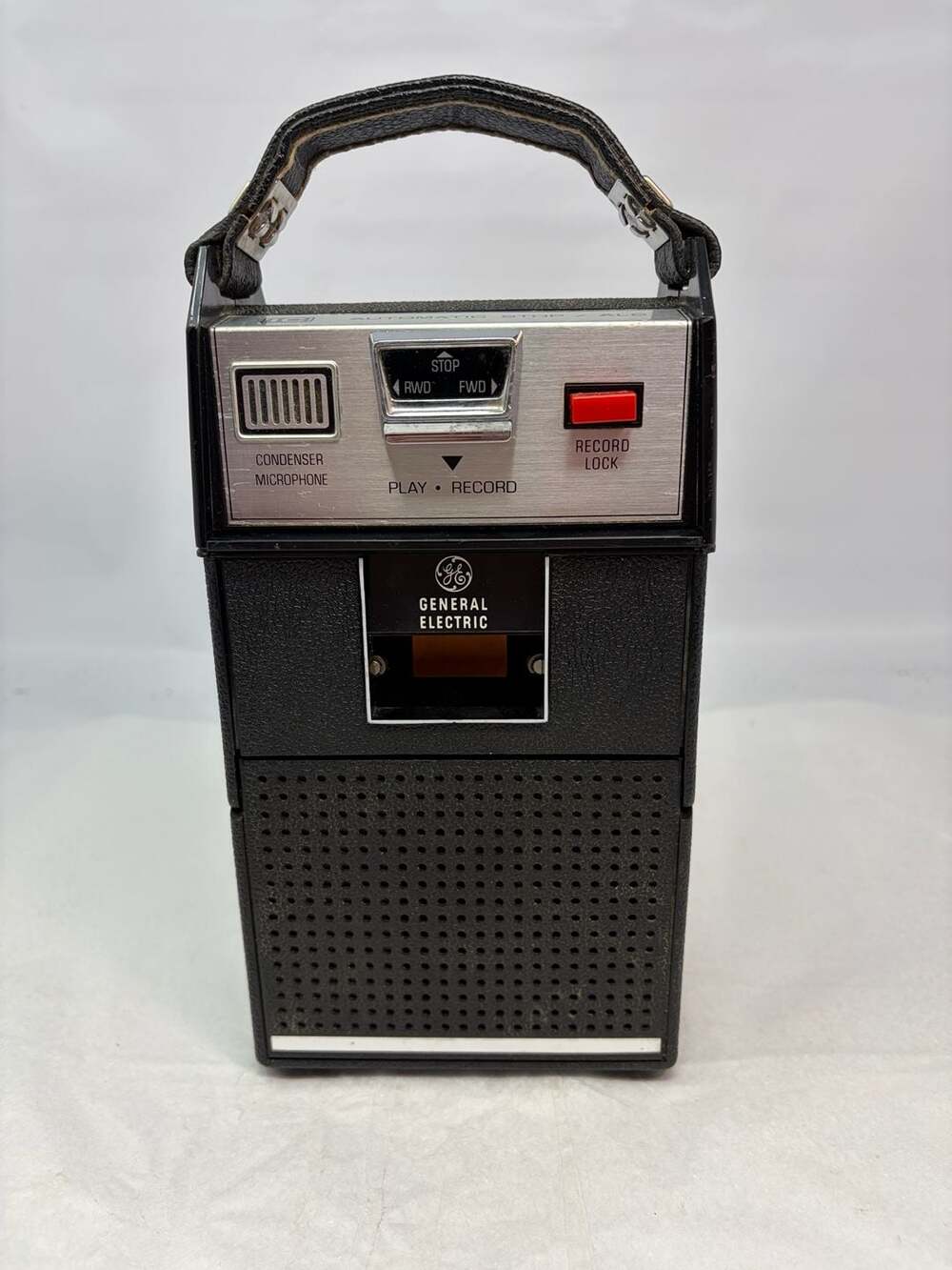 VTG General Electric Portable Cassette Recorder Player Model 3-5011A tested work